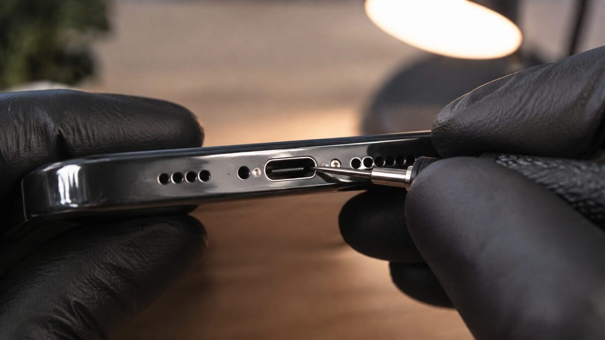 갤럭시 알림창의 USB 연결 메뉴에서 파일 전송 및 안드로이드 오토 모드를 선택하는 화면